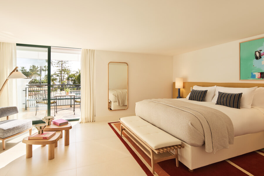 King Premium Doppelzimmer mit Terrasse und Poolblick